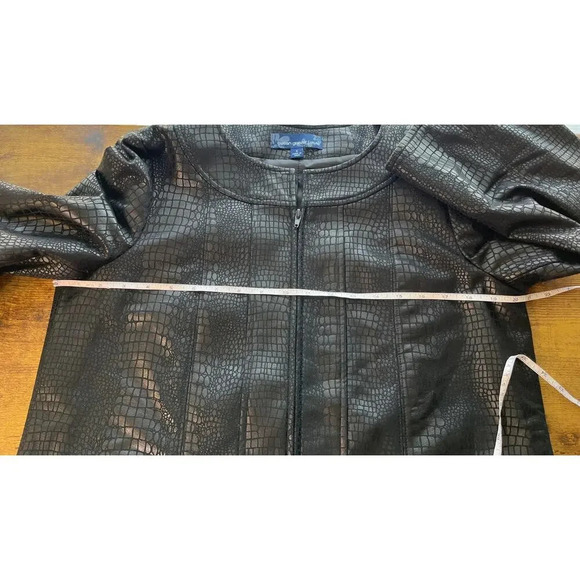 Susan Graver Womens Small Black Style Blazer short Faux Leather Business Casual - Picture 4 of 11